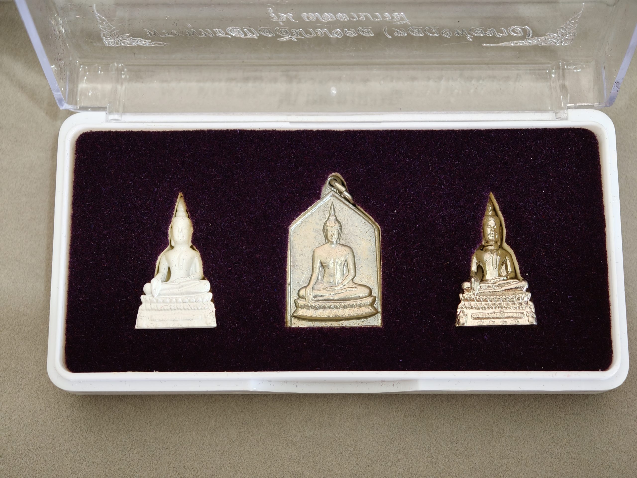 Phra Phuttha Chinnarat - Wat Metta Tham
