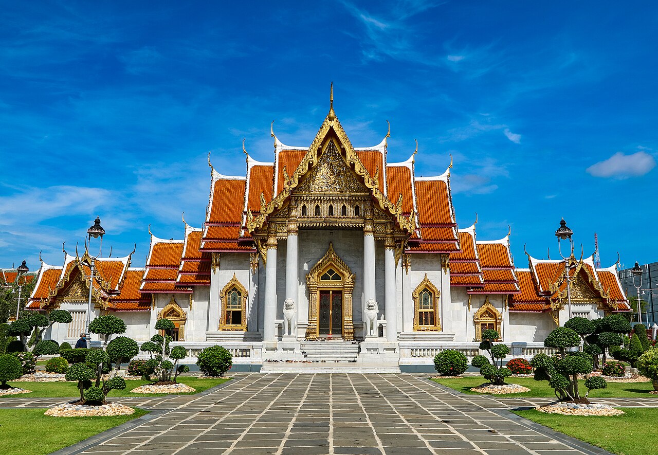 Wat Benchamabophit: Bangkok’s Sacred Marble Masterpiece and Spiritual Sanctuary
